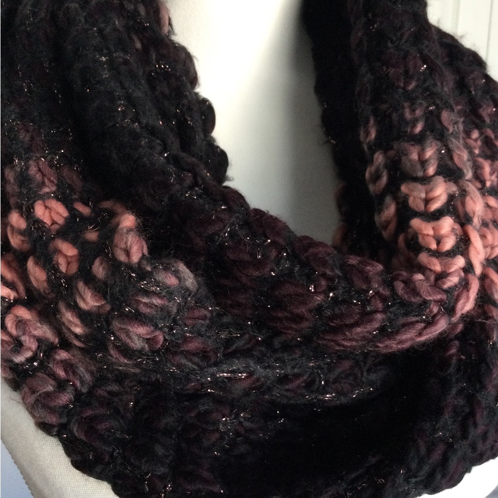 Chunky Knit Infinity Scarf - Black and Blush Sparkle